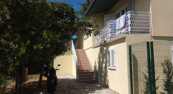 Portorož- Lucija oddamo stanovanje študentom