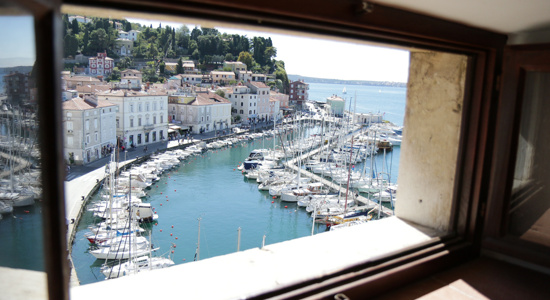 PIRAN, stanovanje v palači nad pošto (mansarda)