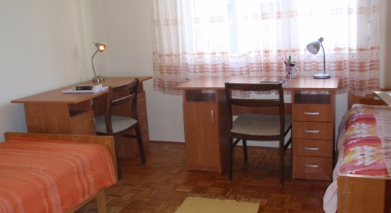 ODDAJA SOBE V NAJEM