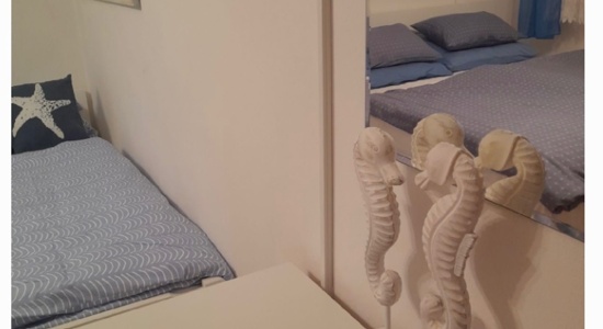 Soba v stanovanju za 1 osebo v Izoli
