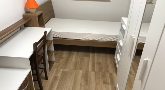 Oddam sobo v študentskem stanovanju