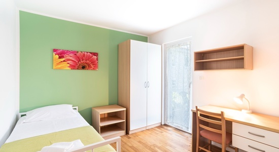 Enosobno stanovanje za 2 dekleti