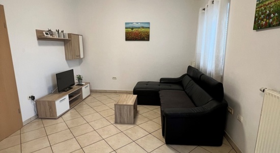 Postelja v dvosobnem stanovanju