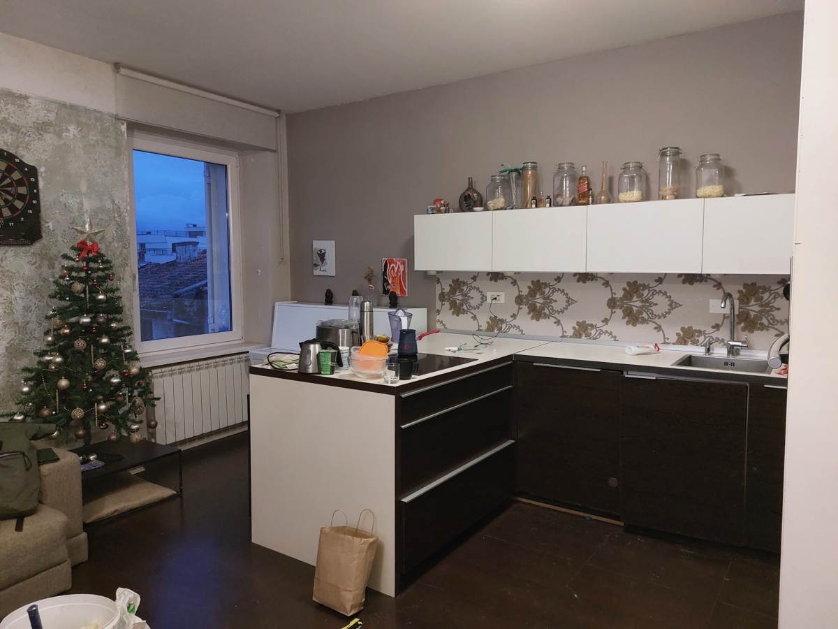 Oddamo enoposteljno sobo v centru Kopra