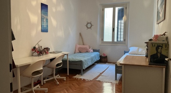 Oddamo posteljo v dvoposteljni sobi