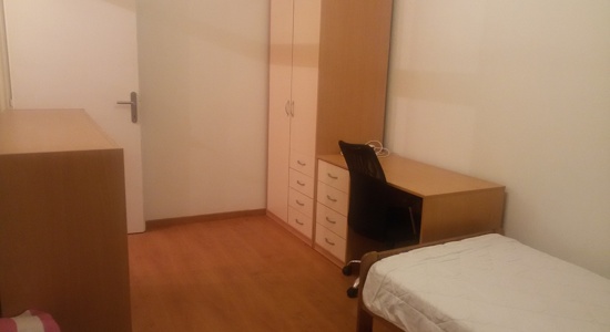 Oddam enoposteljno sobo v centru Kopra