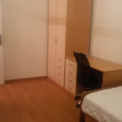 Oddam enoposteljno sobo v centru Kopra