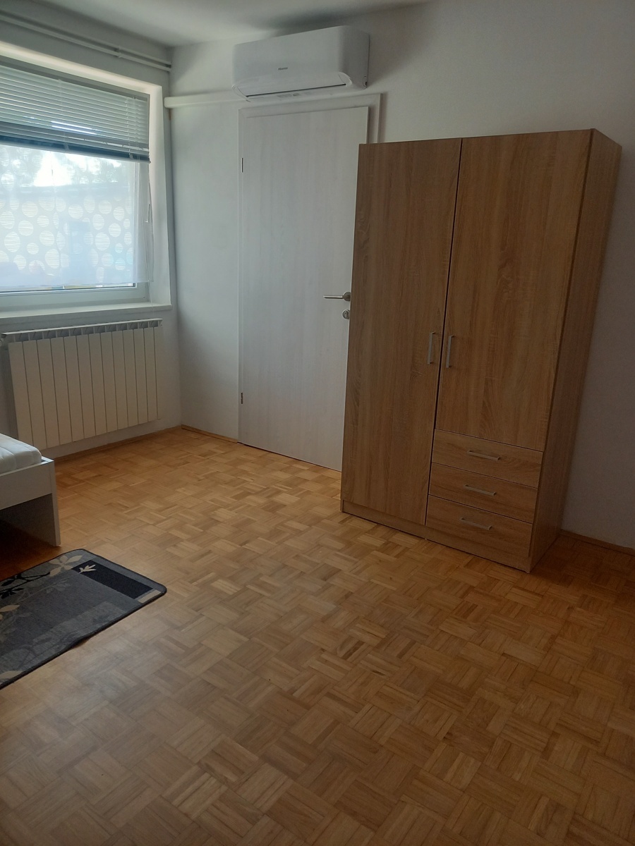 Oddaja enoposteljne sobe v stanovanju