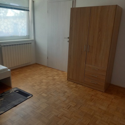 Oddaja enoposteljne sobe v stanovanju