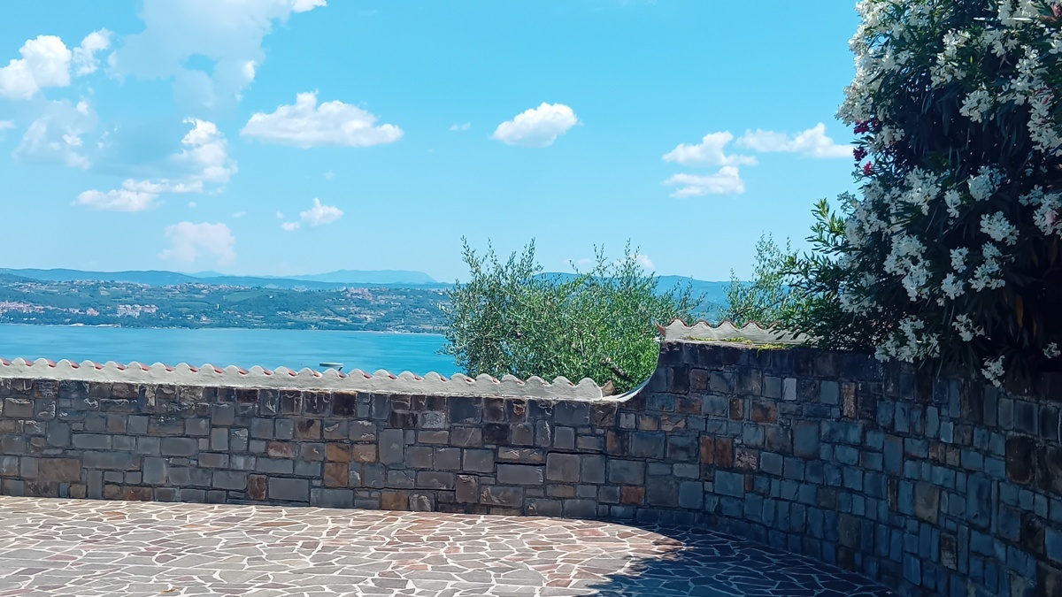 Novo študentsko stanovanje za 4 študentke s pogledom na morje – Žusterna, Koper