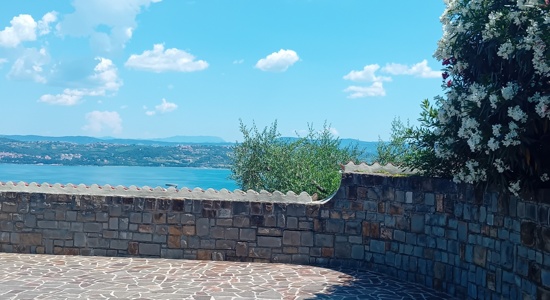 Novo študentsko stanovanje za 4 študentke s pogledom na morje – Žusterna, Koper